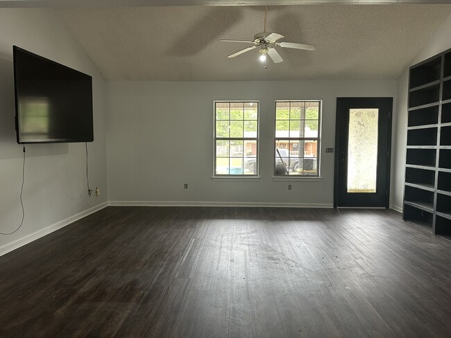 Foto del edificio - 1333 Loblolly Dr