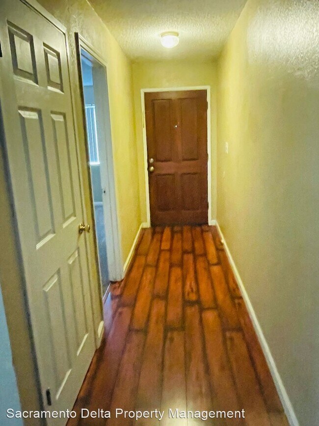 Foto del edificio - 3 br, 2 bath House - 5945 Ehrhardt Avenue