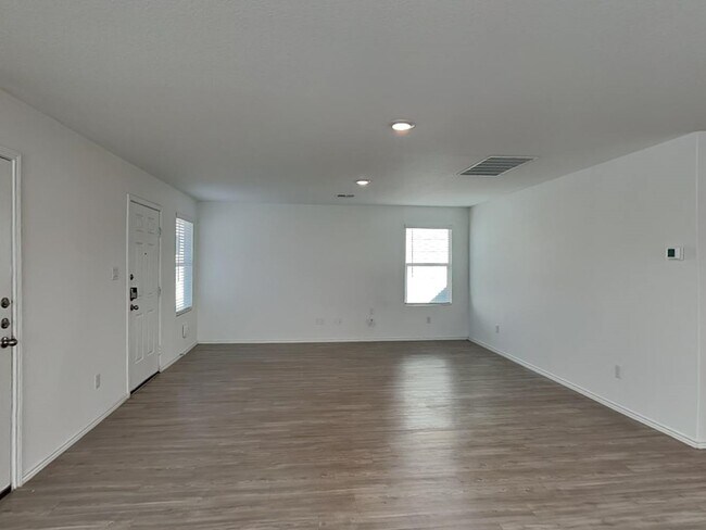 Foto del edificio - 5933 Antonio Pl