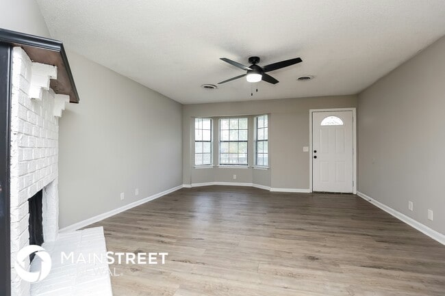 Building Photo - 768 Garrison Dr