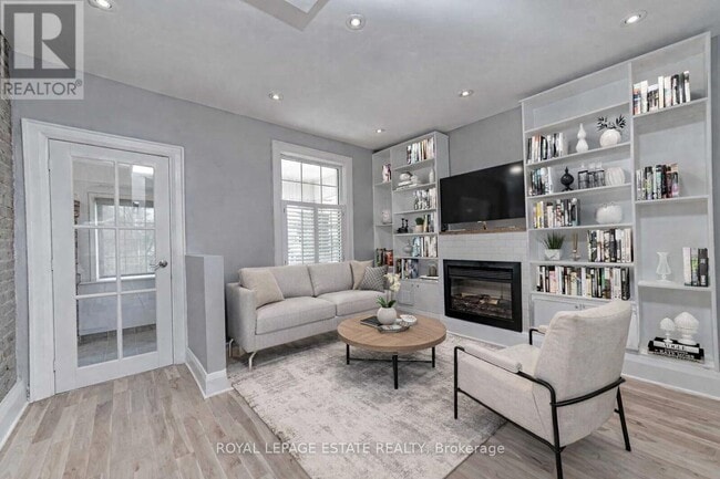 Building Photo - 568 Woodbine Ave