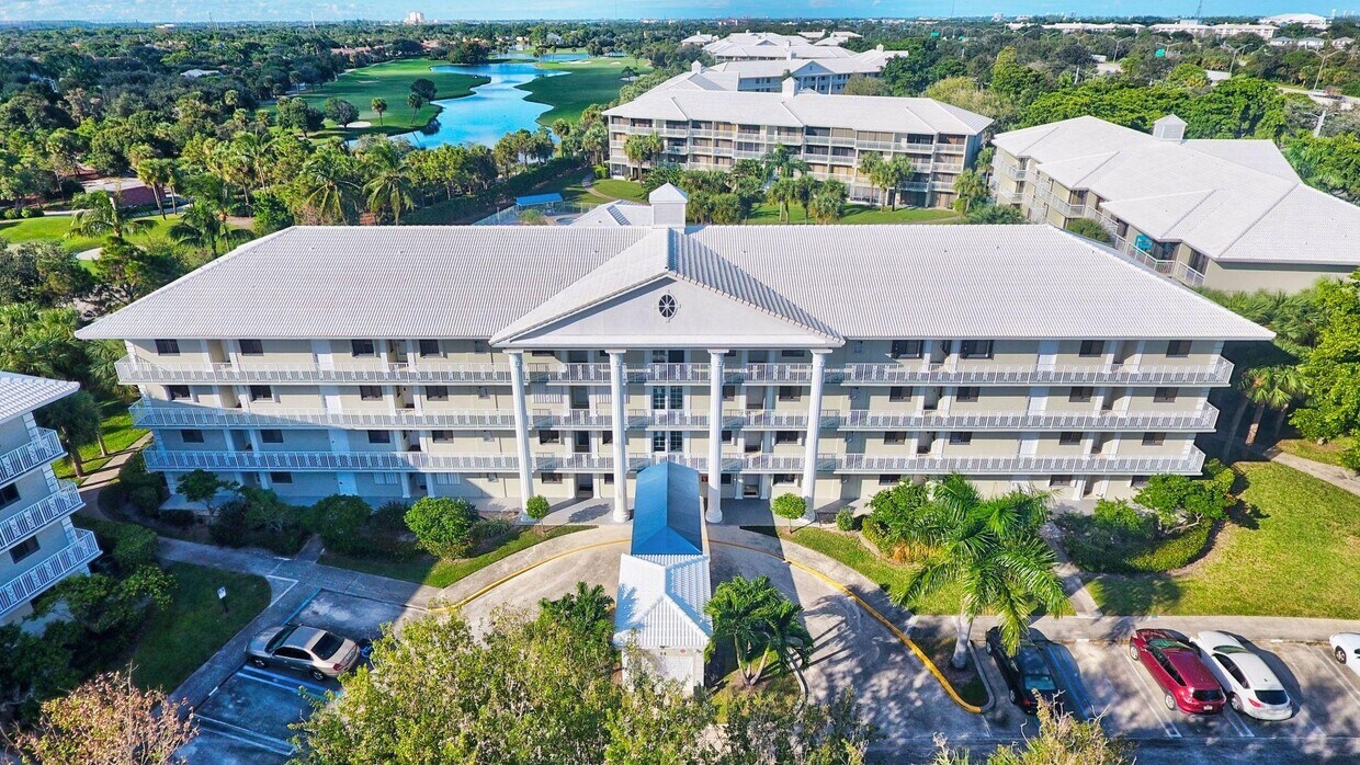Foto principal - 2601 Village Blvd