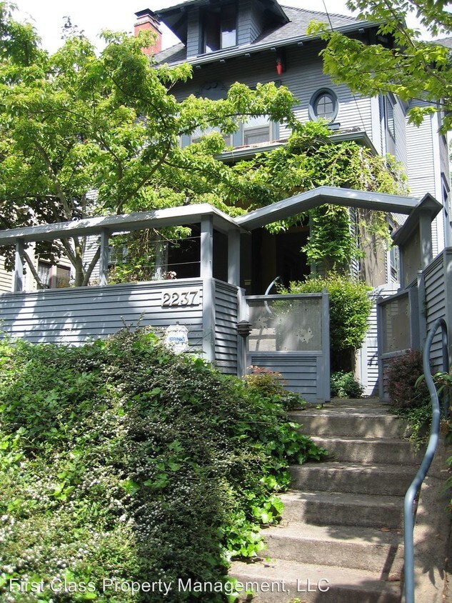Primary Photo - 2237 NW Kearney St