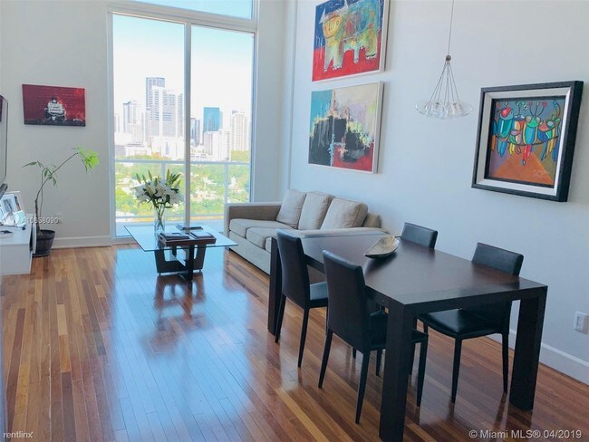 Foto del edificio - 2525 SW 3rd Ave