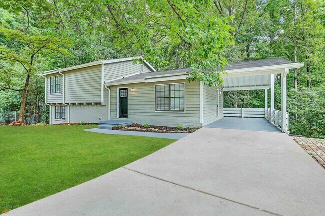 Foto del edificio - 678 Lakeridge Dr SE