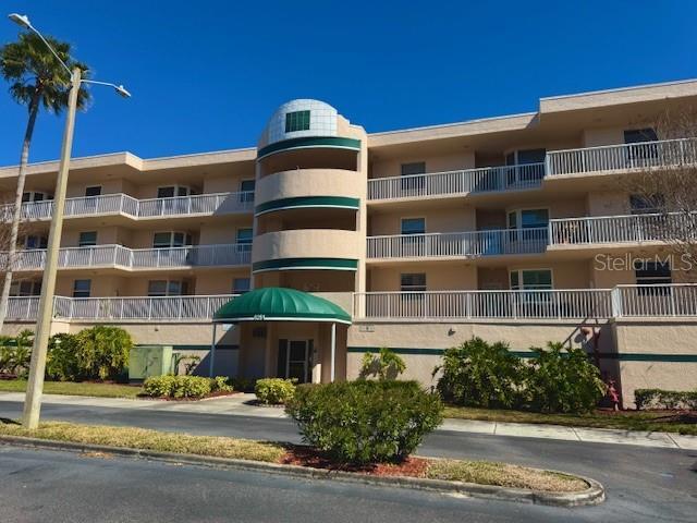 Foto del edificio - 6251 Shoreline Dr