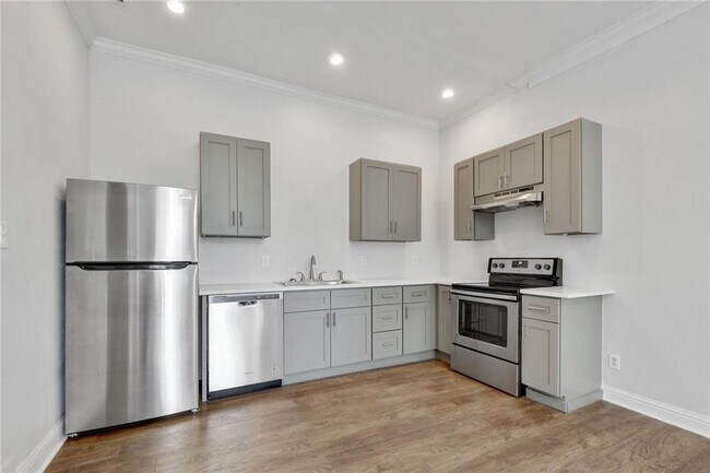 Foto del edificio - 200 Mockingbird Ln W