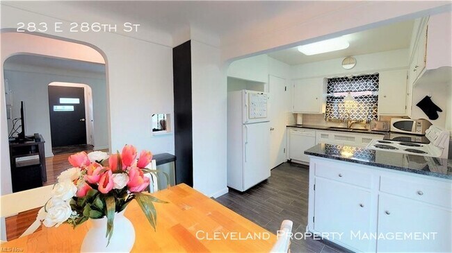 Foto del edificio - Updated Willowick Bungalow