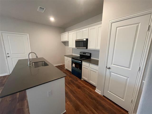 Building Photo - 2825 Peony Dr