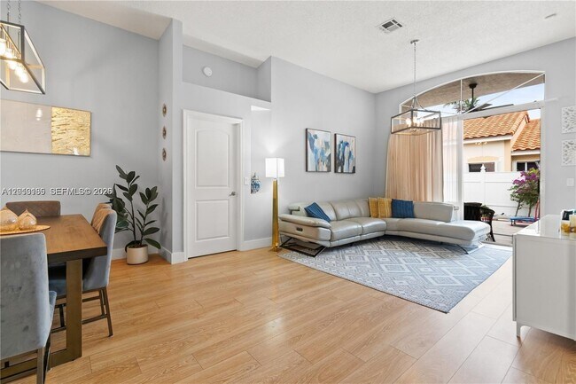 Foto del edificio - 17851 NW 19th St