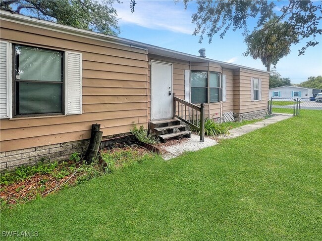 Building Photo - 7574 Grady Dr