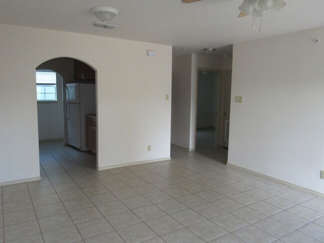 Foto del edificio - 1720 Juarez Ave