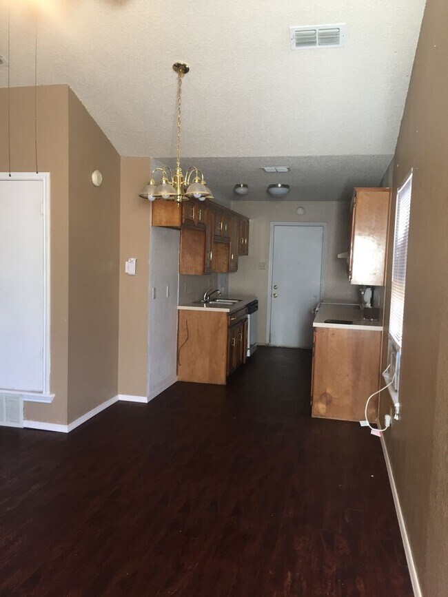 Foto del edificio - 2 Bedroom Townhome