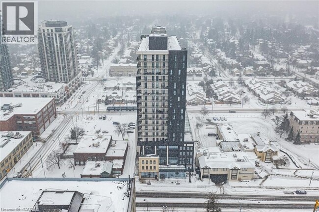 Photo du bâtiment - 181 King St S