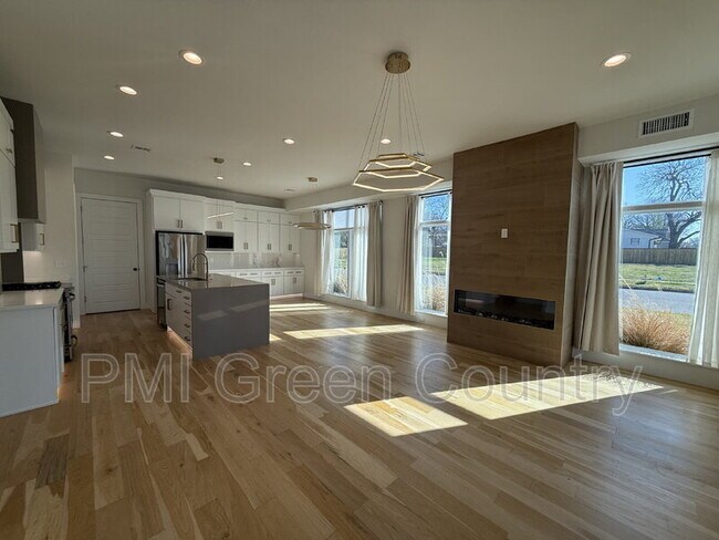 Foto del edificio - 134 E Elgin St