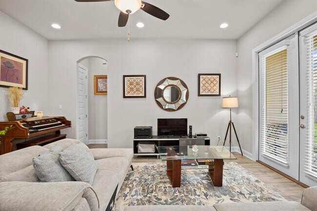 Foto del edificio - 3750 E Palm Valley Blvd