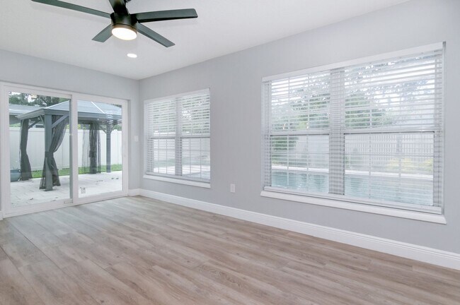 Foto del edificio - Gorgeous Mid-Centry Modern 3bed/2bath with...
