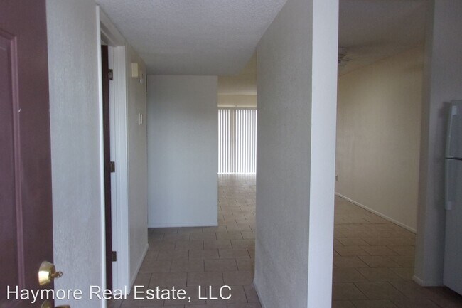 Building Photo - 2 br, 1 bath House - 1330 Plaza Merito #C