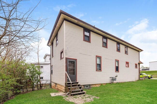 Foto del edificio - 1530 W High St