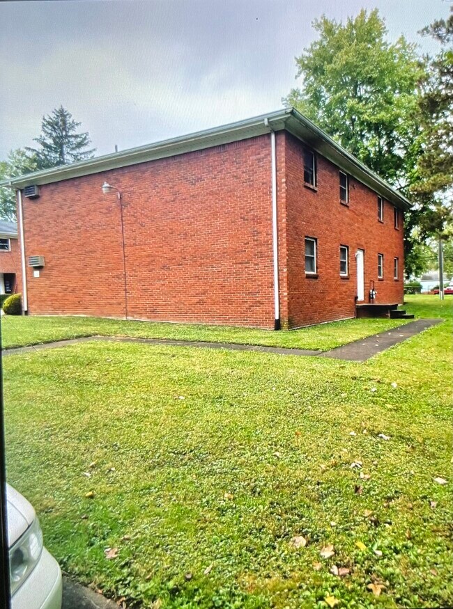 Building Photo - 311 5th St