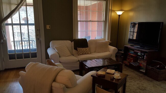 Foto del edificio - Fabulous 2BR Apartment on Arthur Ashe Blvd!
