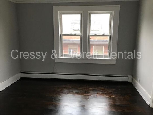 Building Photo - 2624 S Michigan St