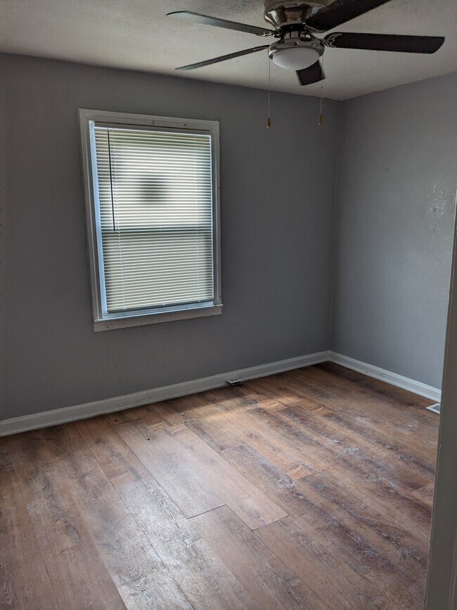 Building Photo - 3927 Jackson Ave