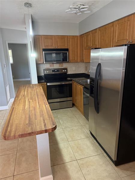 Foto del edificio - 2607 NE 8th Ave