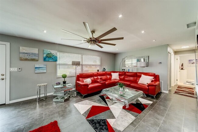 Building Photo - 8065 Ridge Rd