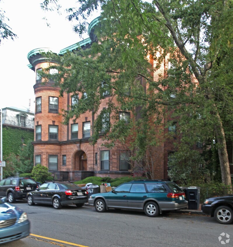 Building Photo - 365-367 Harvard St