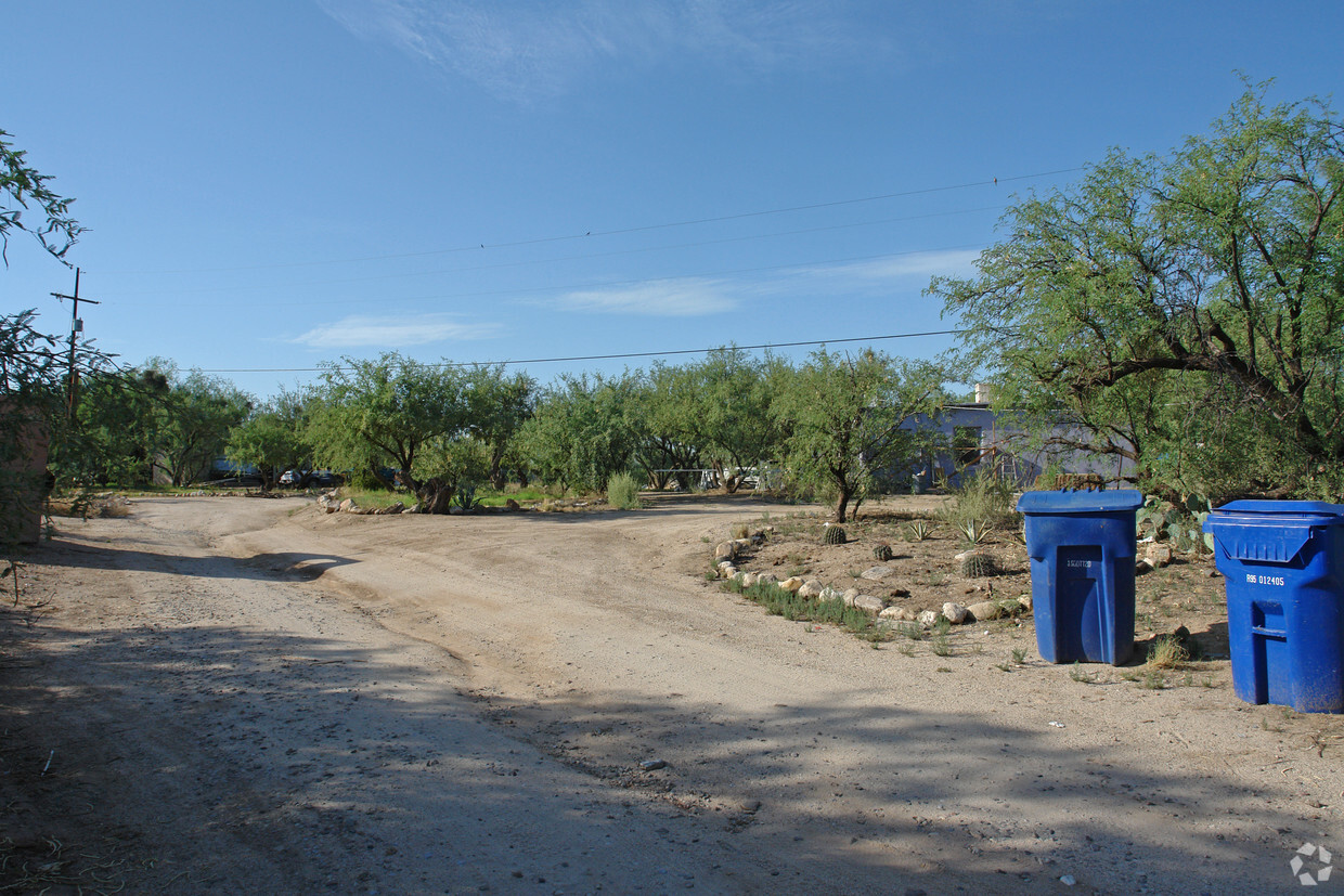 Primary Photo - 8800 E Jacaranda Way