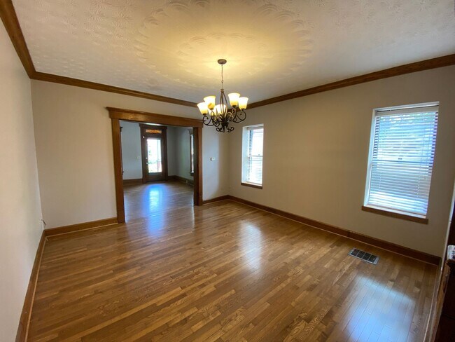 Foto del edificio - Mt Pleasant Ave 925-927 CR