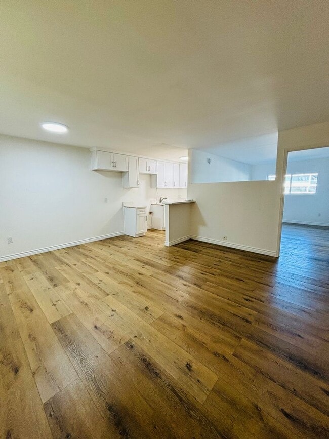 Foto del edificio - 10635 Sherman Grove Ave