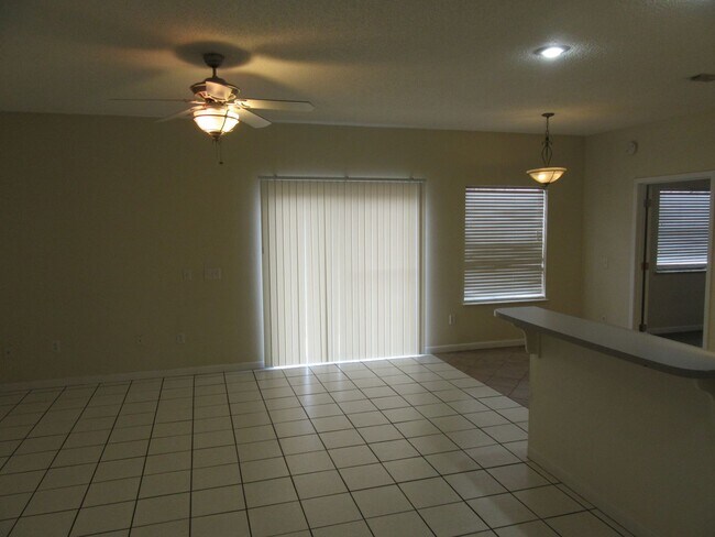 Building Photo - --