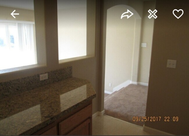 Building Photo - 300 Locust Dr