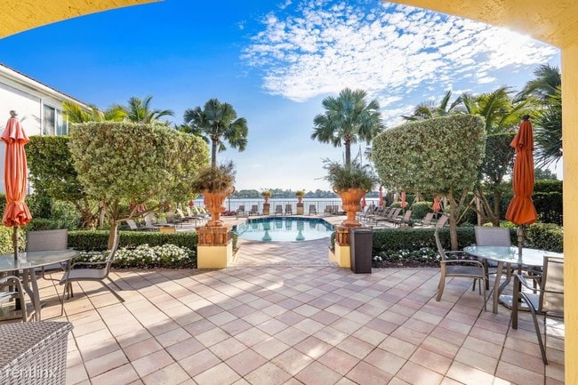 3 br, 2.5 bath Condo 168 Las Brisas Cir Condo for Rent