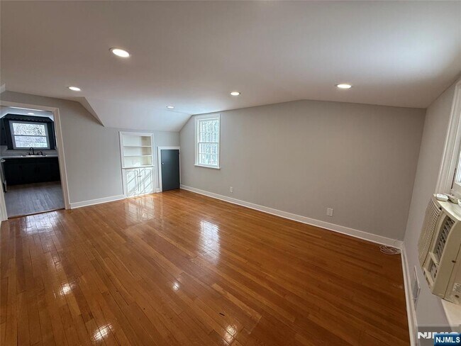 Foto del edificio - 524 N Monroe St