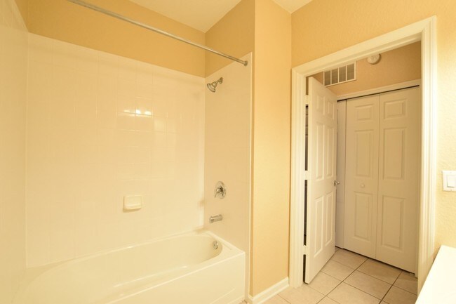 Foto del edificio - 2 br, 2 bath House - 647 Allerton Way