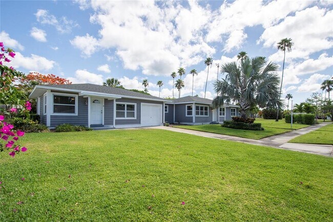 Foto del edificio - 3200 W Debazan Ave