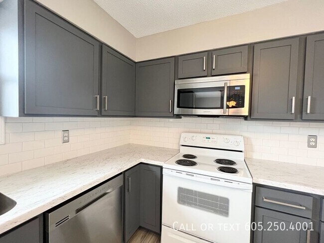 Foto del edificio - Wonderful 3 bedroom home with a fenced yar...