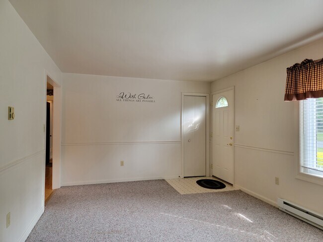 Foto del edificio - 1331 Woodland Cir
