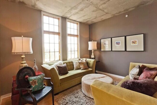 Foto del edificio - 275 S Harrison St