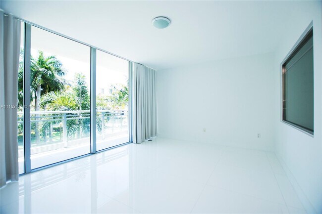 Foto del edificio - 2950 NE 188th St