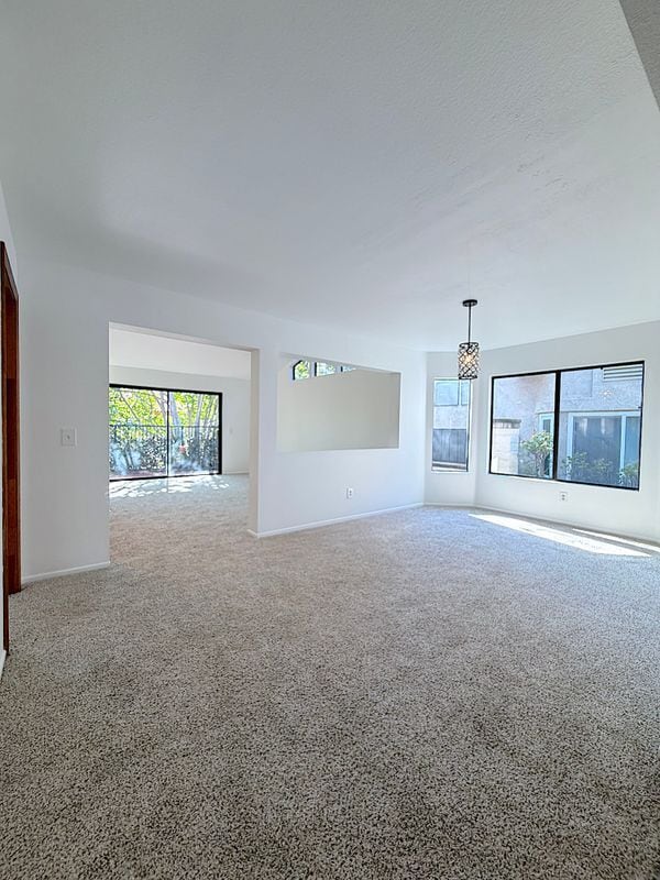 Building Photo - 1548 Vallecito