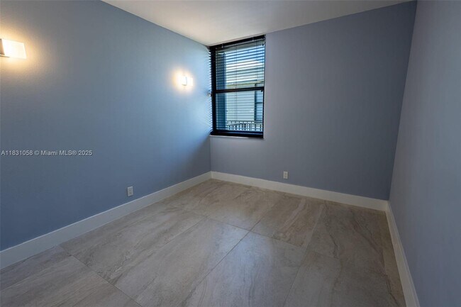 Foto del edificio - 20350 W Country Club Dr