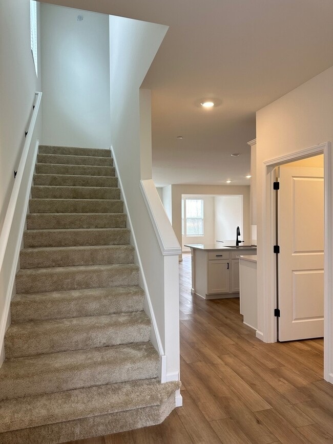 Foto del edificio - 5955 Hawkweed Dr
