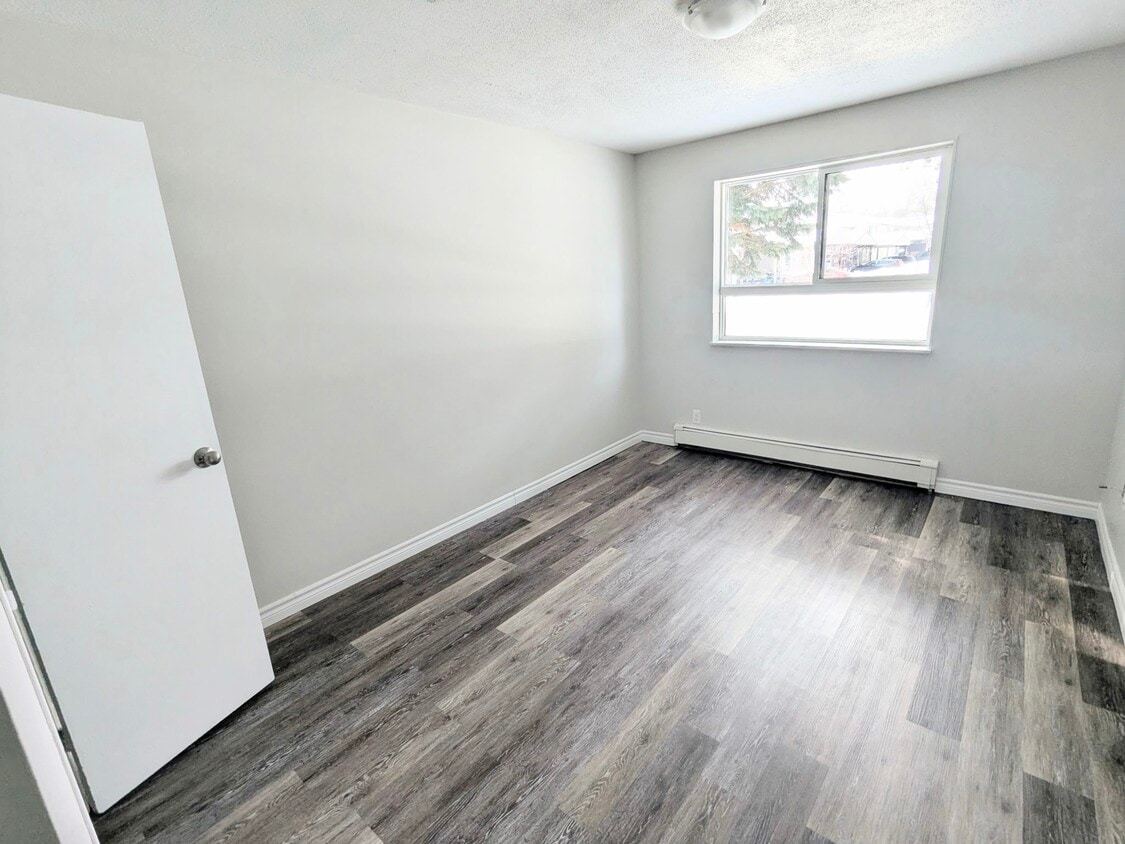 Building Photo - 26 Lorraine Ave