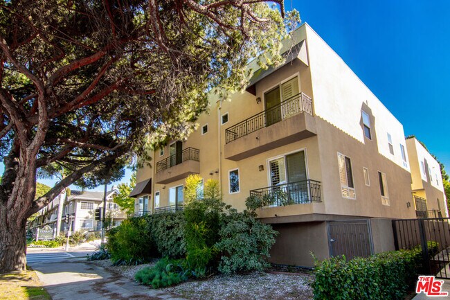 Foto del edificio - 11428 National Blvd