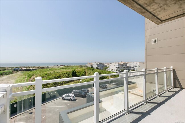 Building Photo - 190 Beach 69th St
