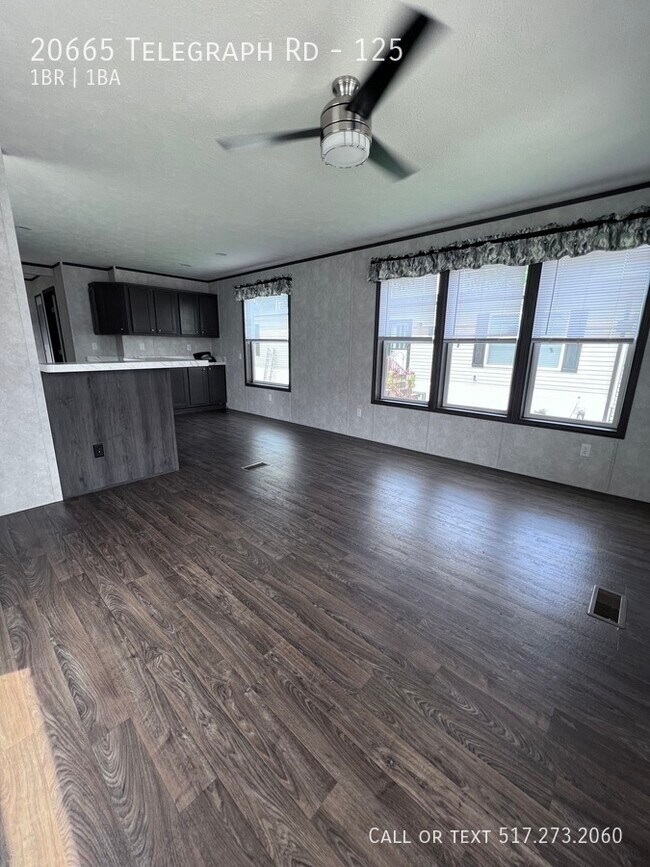 Foto del edificio - 20665 Telegraph Rd